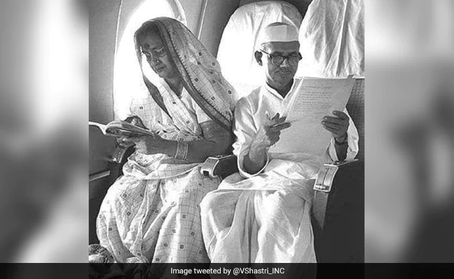 4 Times Indian Prime Ministers Were Clicked Working Onboard A Fligh