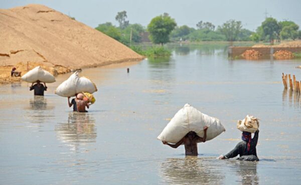 Pakistan Can't Afford Flood Recovery, Asks World To Help Out