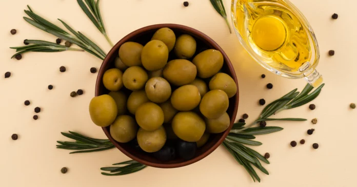 wellhealthorganic.com:11-health-benefits-and-side-effects-of-olives-benefits-of-olives