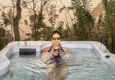 The Benefits of Hot Water Baths: Relaxation, Muscle Relief, and More